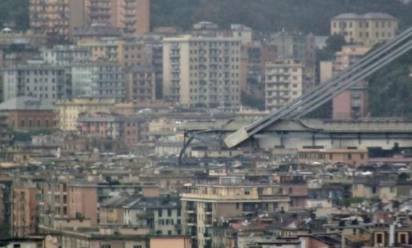 Crollo ponte a Genova. Mattarella: “Italiani hanno diritto a infrastrutture moderne ed efficienti”