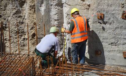 Nella Marca calano gli stranieri, ma lavorano di più