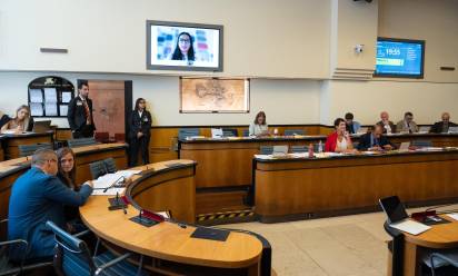 Il Veneto riconosce con una legge il caregiver familiare