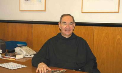 Padre Agostino Gardin nel 2005 nel suo ufficio al Messaggero di Sant’Antonio