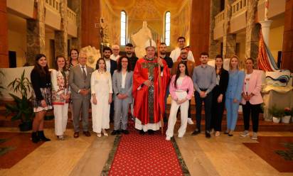 Quindici giovani e adulti hanno celebrato, a Pentecoste, il sacramento della Confermazione
