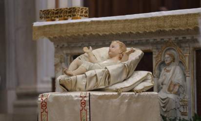 Messa nella notte di Natale in Cattedrale: “Il Signore abita la nostra vita, nelle vicende del nostro tempo”