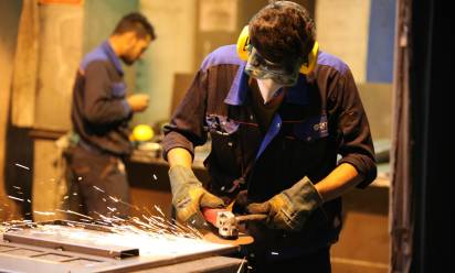 Lavoro in Veneto, in un anno assunzioni più 4,6 per cento. Si cercano operai specializzati