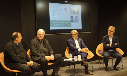 Da sx don Narciso Bernardis, Michele Tomasi vescovo di Treviso, Tiziano Cenedese Presidente di CentroMarca Banca, Alberto Zanatta