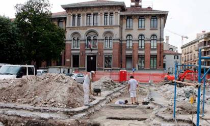 Un’immagine di repertorio di quando, nel 2008, iniziarono i lavori per il parcheggio interrato in piazza della Vittoria, poi interrotti