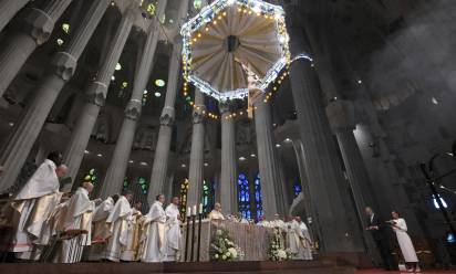 Papa dalla Sagrada familia: “non possiamo credere in Gesù e fare guerra”