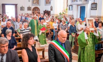 Nelle foto di Daniele Micheletto (Photographica), alcuni momenti della messa per don Guido Manesso e della visita del vescovo Michele