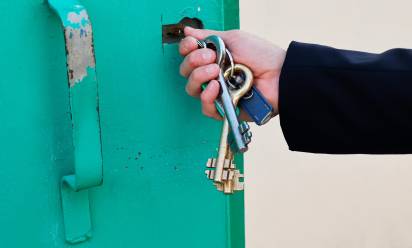 Il coraggio di “fermarsi accanto”