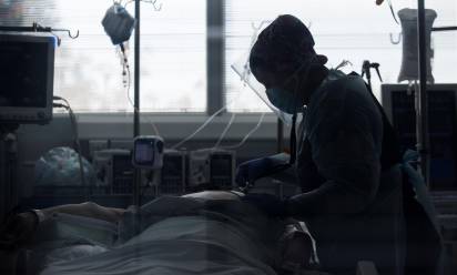 Fine vita: le Regioni corrono, i nodi restano