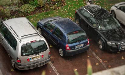 Il dilemma parcheggio... Si può tenere occupato il posto auto?
