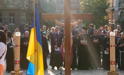 La guerra non uccida anche le anime: intervista al nunzio apostolico a Kiev