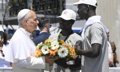 Papa alle Canarie: “Migranti esame di coscienza per l’Europa”