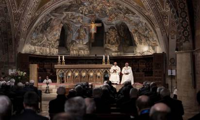 Assisi 19–11-2025 Conferenza Episcopale Italiana Assemblea generale della Cei, S.E. Matteo Zuppi, Vespri e preghiera per la pace