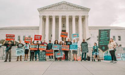 Foto Maria Oswalt su Unsplash - Protesta generica contro la pena di morte negli Usa