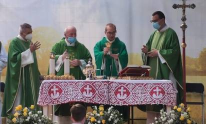 Le prime messe dei nostri nuovi sacerdoti. A Padernello celebrazione all'aperto per don Fabio Toscan