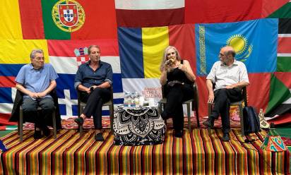 Da sinistra, Adriano Sofri, Gigi Riva, Giovanna Botteri e don Bruno Baratto