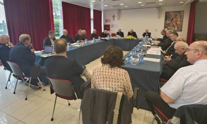 Vescovi Nordest sul “fine vita”: “Non diritto a morire, ma a essere sempre curati e mai lasciati soli”