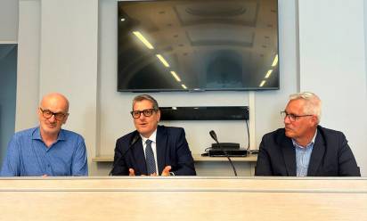 Al centro della foto, Alberto Barachini, sottosegretario alla presidenza del Consiglio dei ministri, con delega all’Editoria