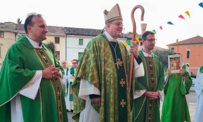 Arcade., l’ingresso di don Claudio Sartor, accompagnato dal Vescovo: “Vengo per servire”