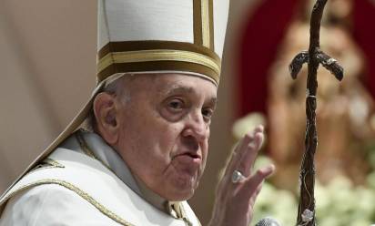 Papa Francesco durante la messa crismale