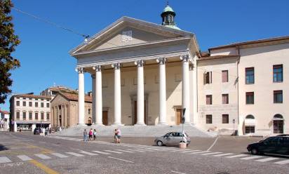 La messa del vescovo in Duomo per San Liberale