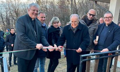 Un momento dell’inaugurazione alla presenza del vescovo di Treviso, mons. Michele Tomasi