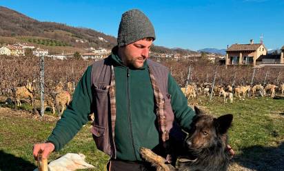 Due ventenni hanno scelto il lavoro duro della pastorizia
