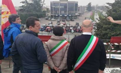 Camposampiero: i sindaci e il parroco sono con i lavoratori della Fonderia Anselmi