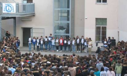 Dopo Parigi dal liceo Veronese un pensiero per l'umanità