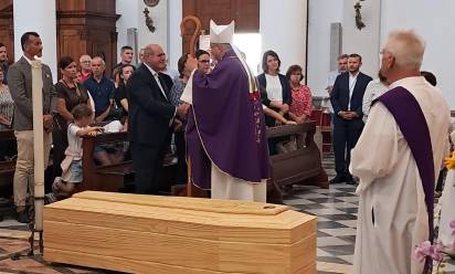 In duemila a Onigo al funerale di don Lino Bertollo