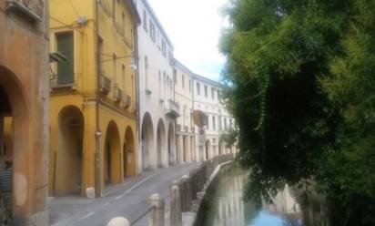 Via Roggia, il Comune di Treviso attiva la ztl notturna