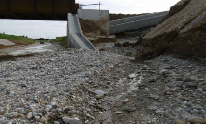 Crolla ponte canale a Trevignano lungo il cantiere della Pedemontana. Guerra di comunicati tra Regione e comitati