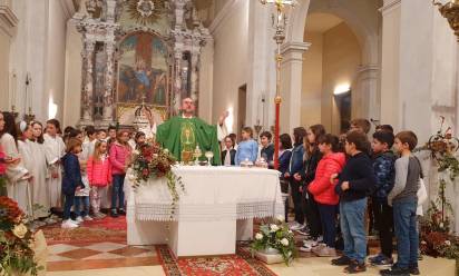 L’abbraccio corale delle tre parrocchie di Zero Branco a don Corrado Cazzin