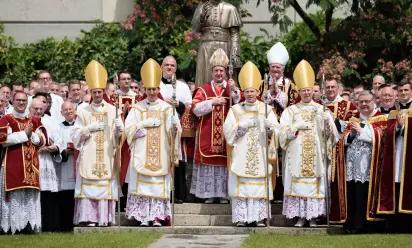Fraternità San Pio X: scomunicati il vescovo de Galarreta e i quattro sacerdoti consacrati vescovi senza mandato pontificio