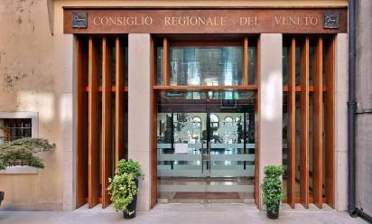 Regione, via libera al Bilancio. Stefani: “Al centro sanità sociale e giovani”