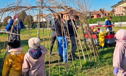 Zenson: studenti di agraria e bimbi dell’asilo insieme nel giardino delle fate