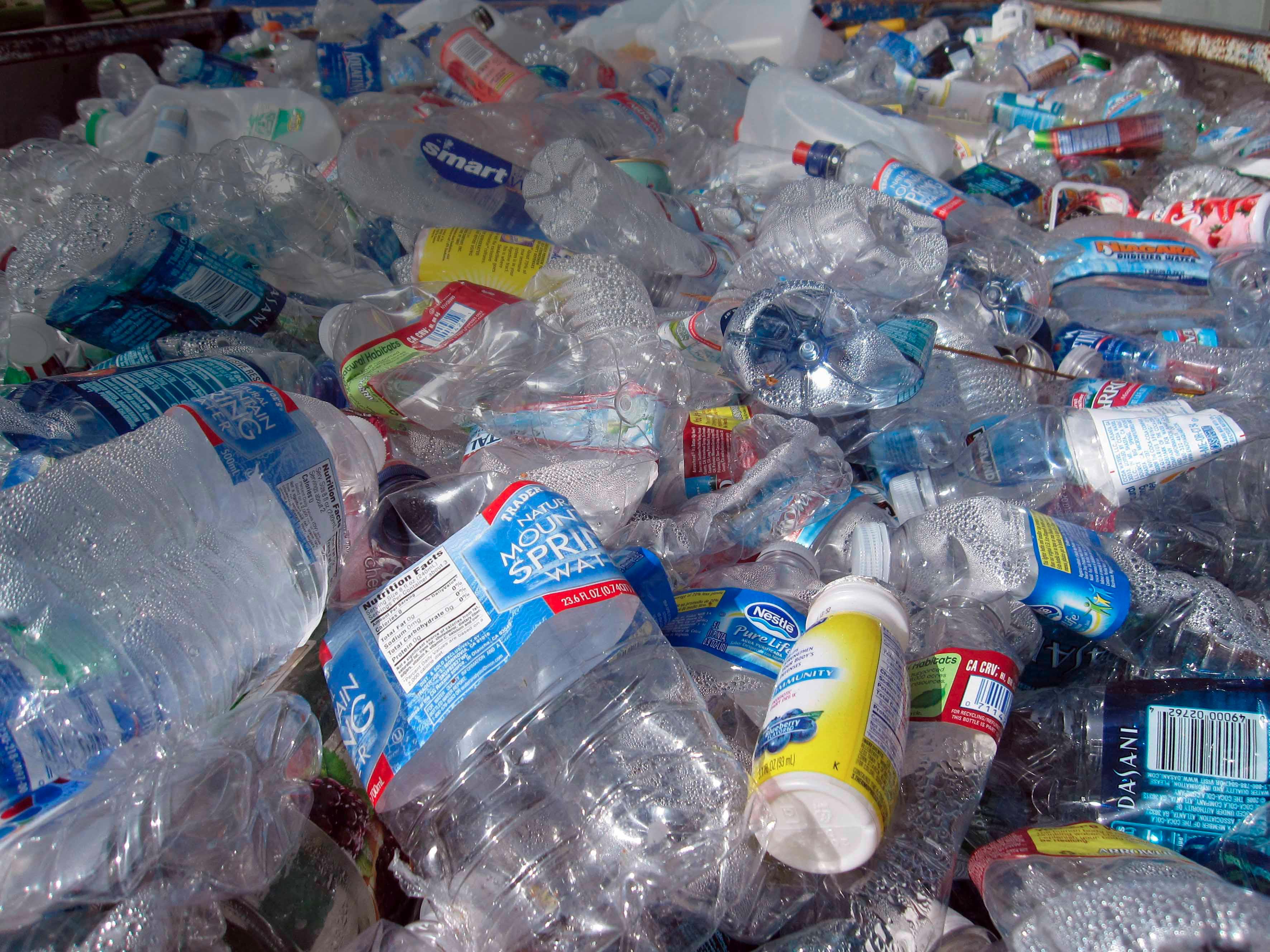 Mercato della plastica: riciclo in crisi