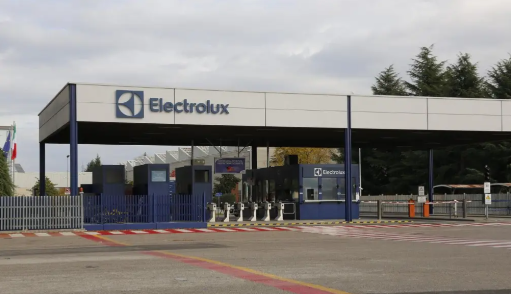 Electrolux, lunedì cruciale: incontro al Mimit, sciopero e presidio a Susegana